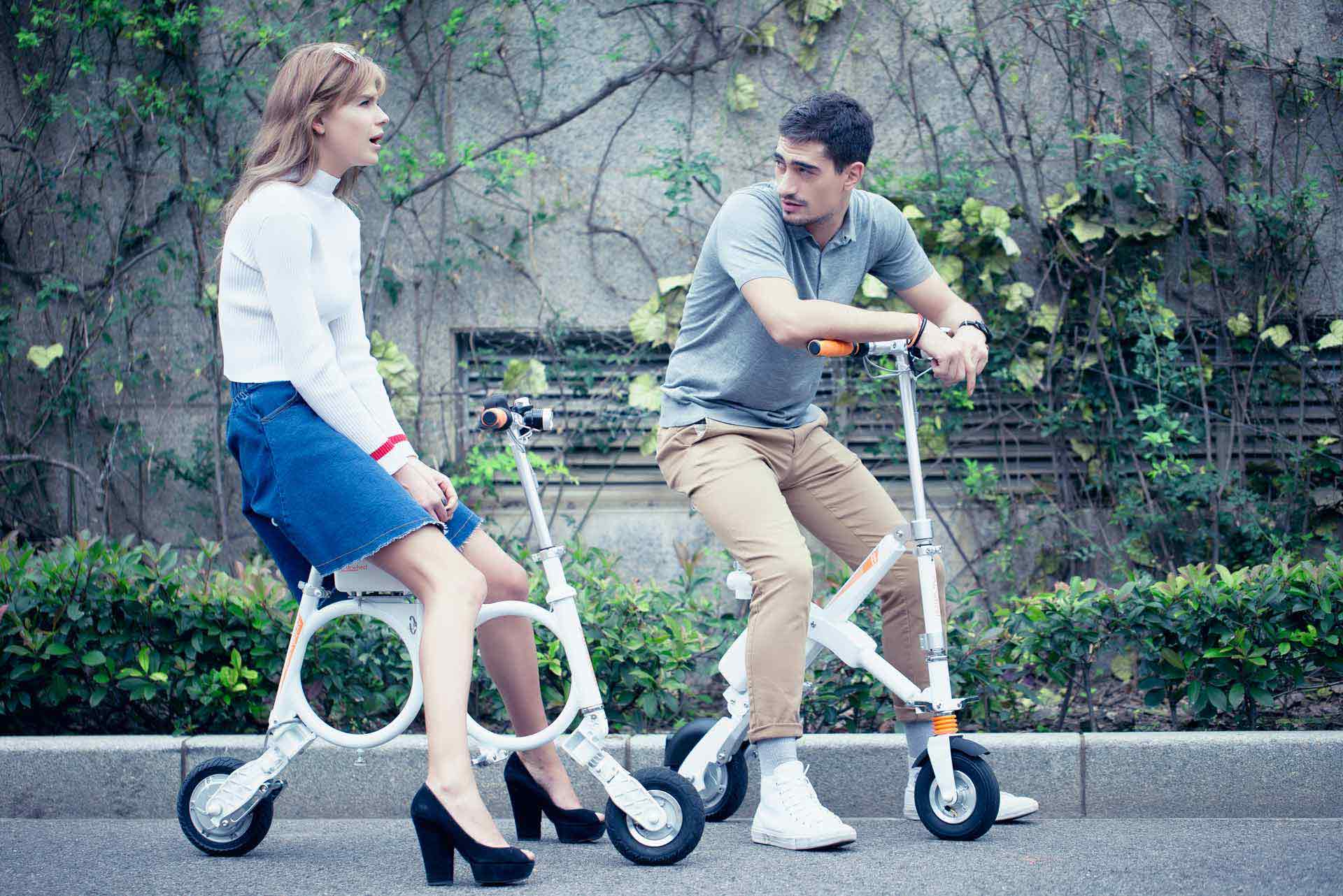 Airwheel foldable electric bike