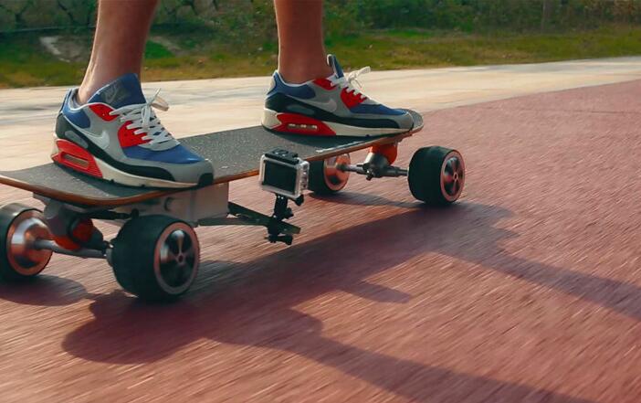 Airwheel M3 motorized skateboard is as popular as Parkour. 